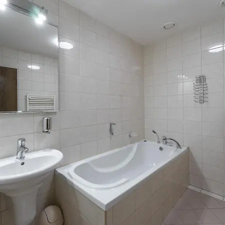Hotel Amco 3*
